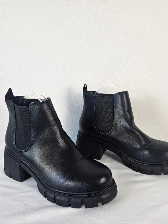 Soda Women's Faux Leather Chelsea Pull On Lug Ankle Boots Size 7.5 - Picture 6 of 10